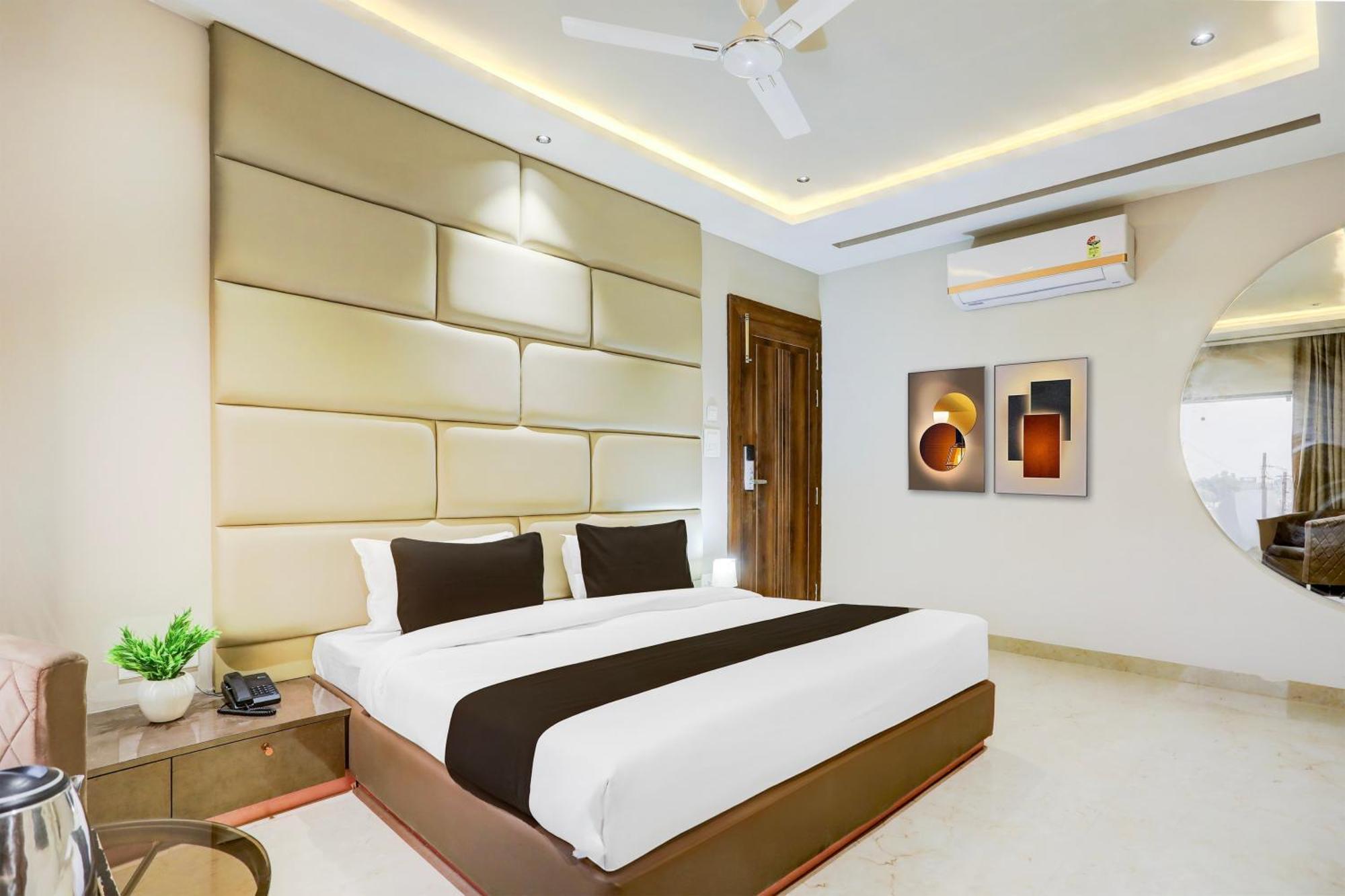 Super Collection O Belgacihia Near Kolkata Railway Station Hotel กวาลิออร์ ภายนอก รูปภาพ