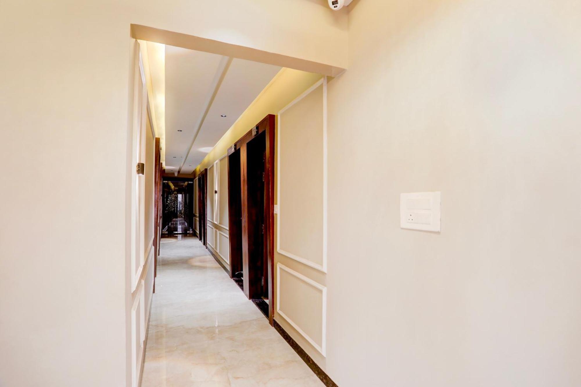 Super Collection O Belgacihia Near Kolkata Railway Station Hotel กวาลิออร์ ภายนอก รูปภาพ