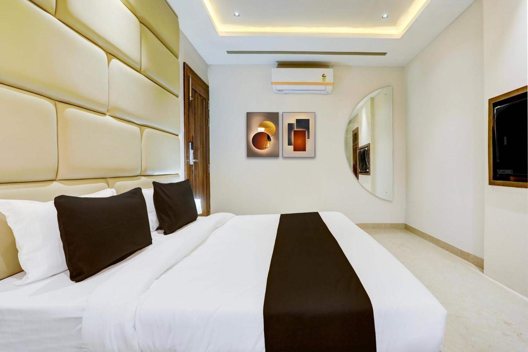 Super Collection O Belgacihia Near Kolkata Railway Station Hotel กวาลิออร์ ภายนอก รูปภาพ